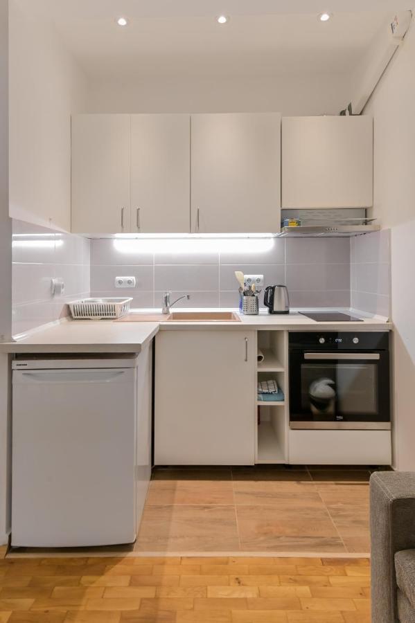 Bright Apartment In The Heart Of The City By Flat Mаnager Sófia Exterior foto